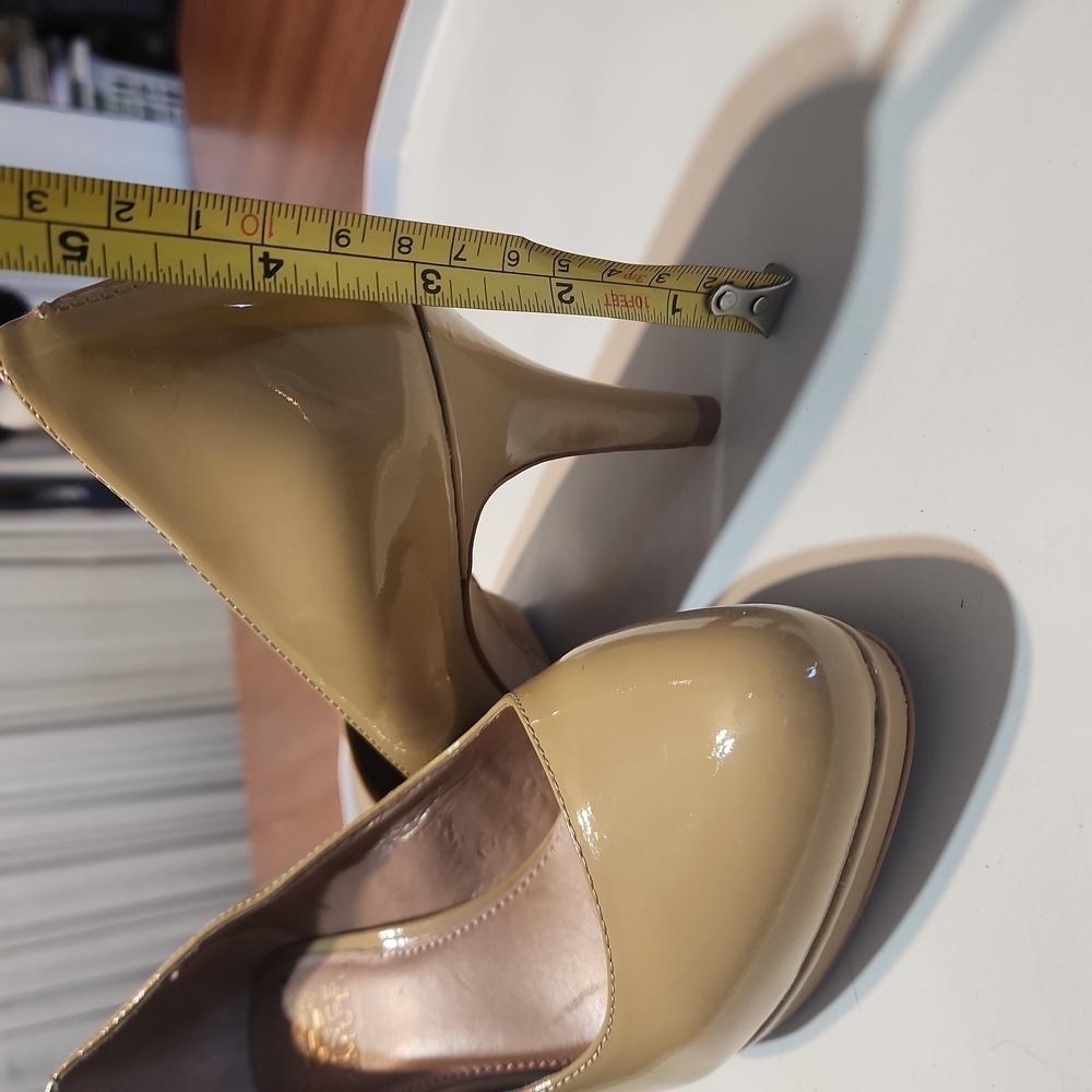 Vince Camuto nude heels size 5.5M - Picture 4 of 10